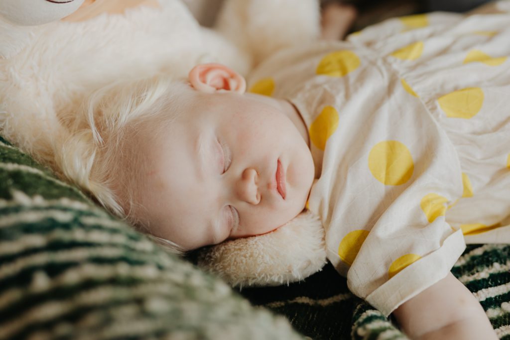 A sleeping sick baby, common viruses in babies